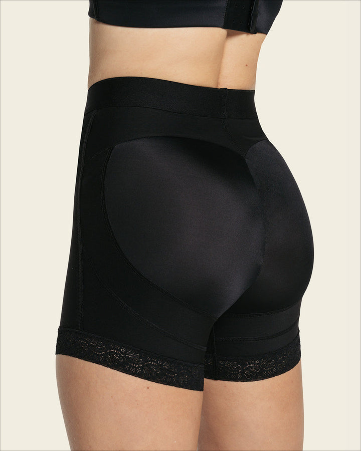 Modellierende Po-Lifting-Shorts