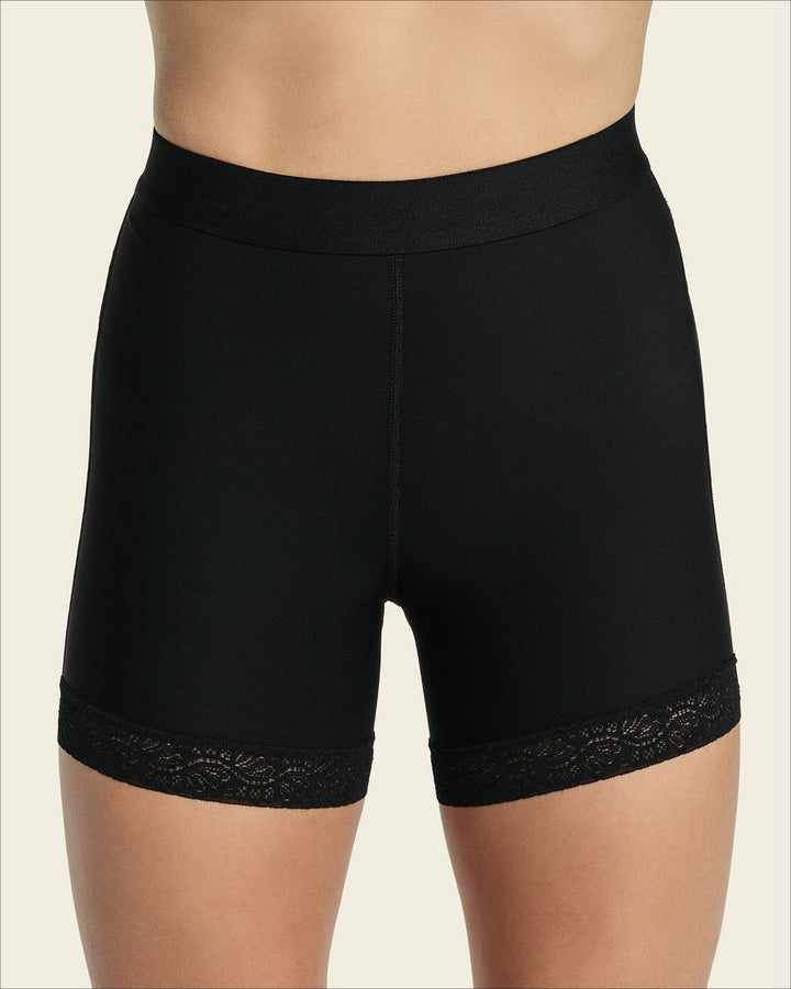 Modellierende Po-Lifting-Shorts