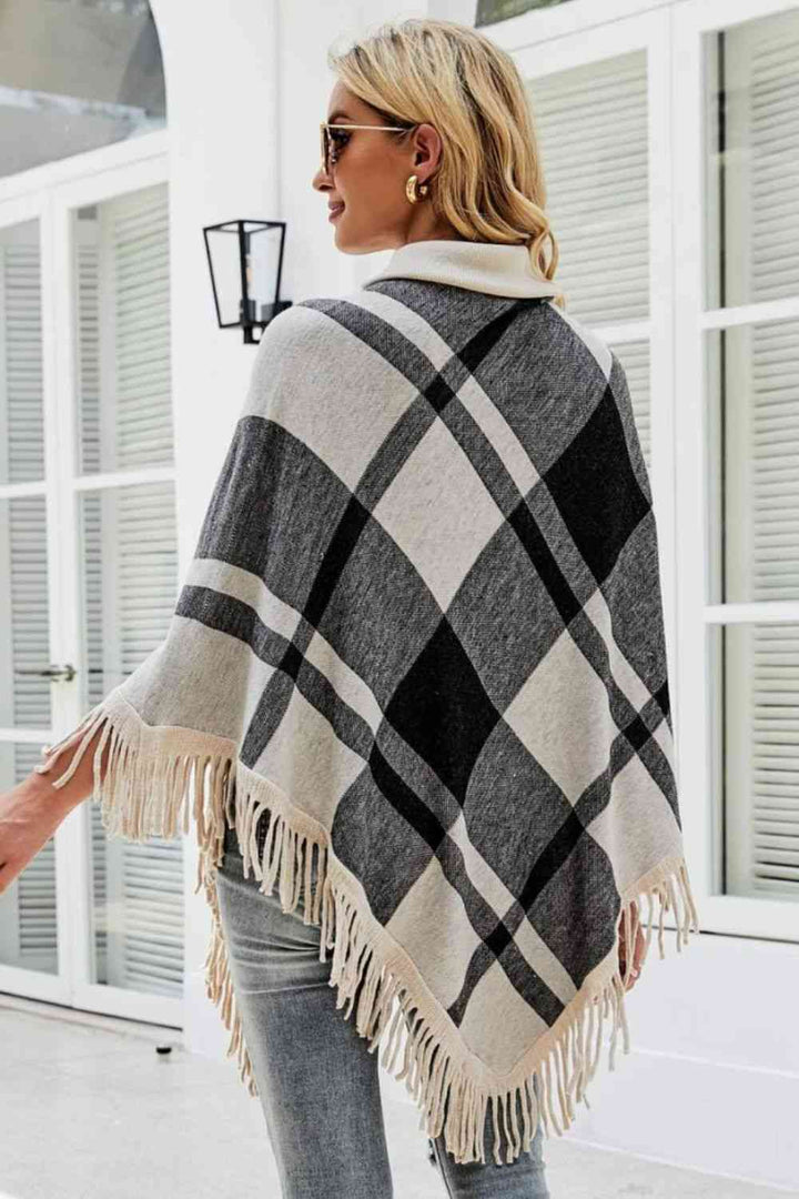 Moderner Karierter Poncho