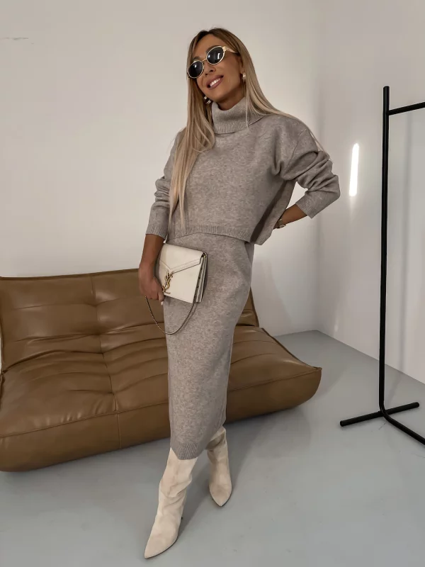 MIDI-Kleid und Rollkragenpullover-Set