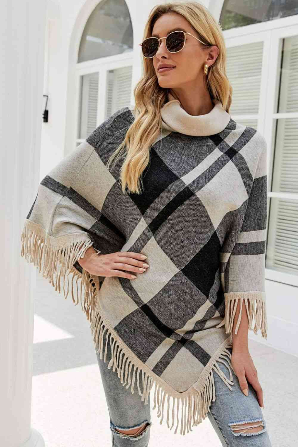 Moderner Karierter Poncho