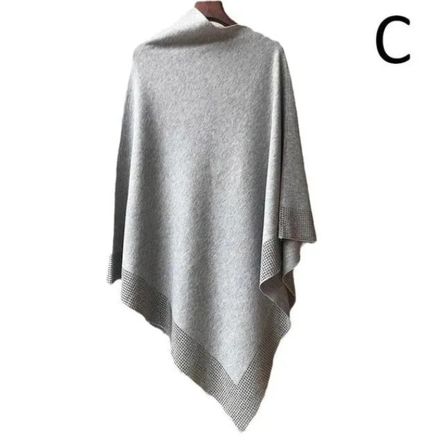 Glänzender Wollponcho