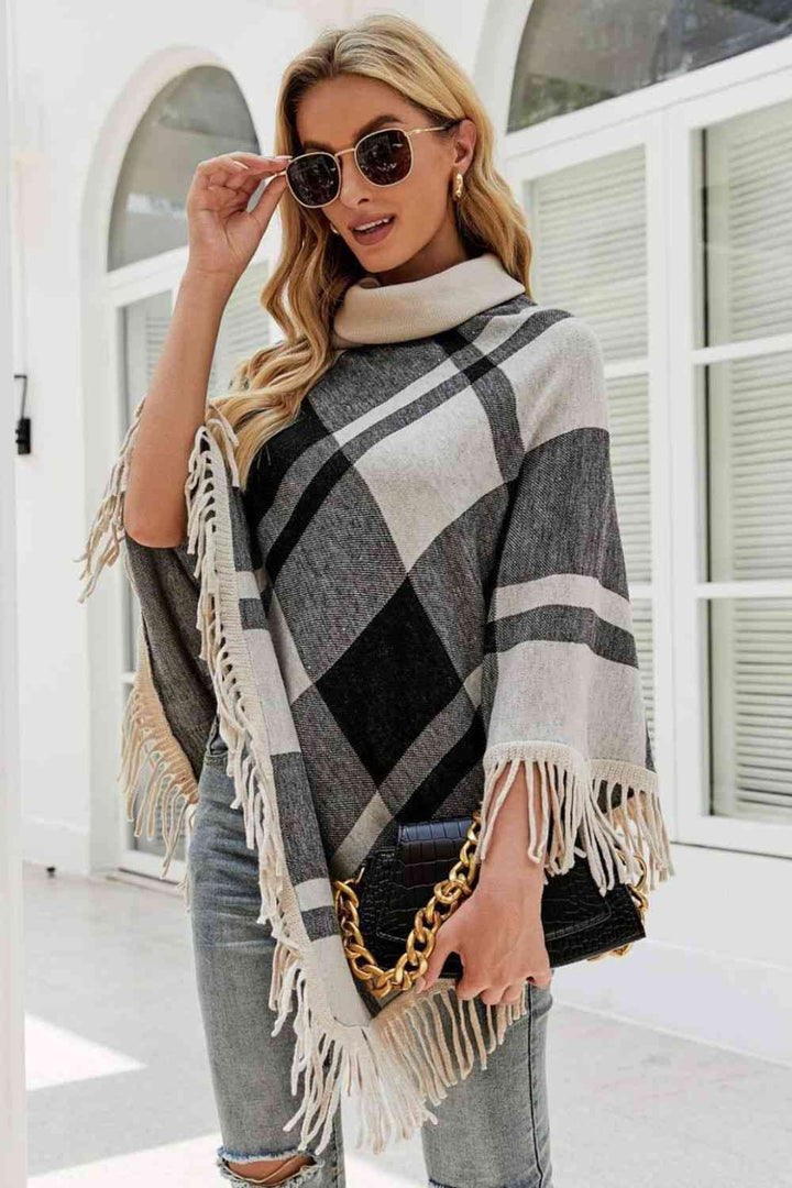 Moderner Karierter Poncho